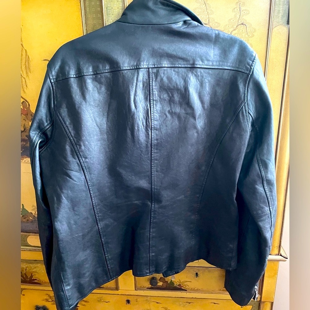 NEW VINCE Men’s Classic Black Leather Jacket Buttery Asymmetrical Moto Biker M - Picture 5 of 7